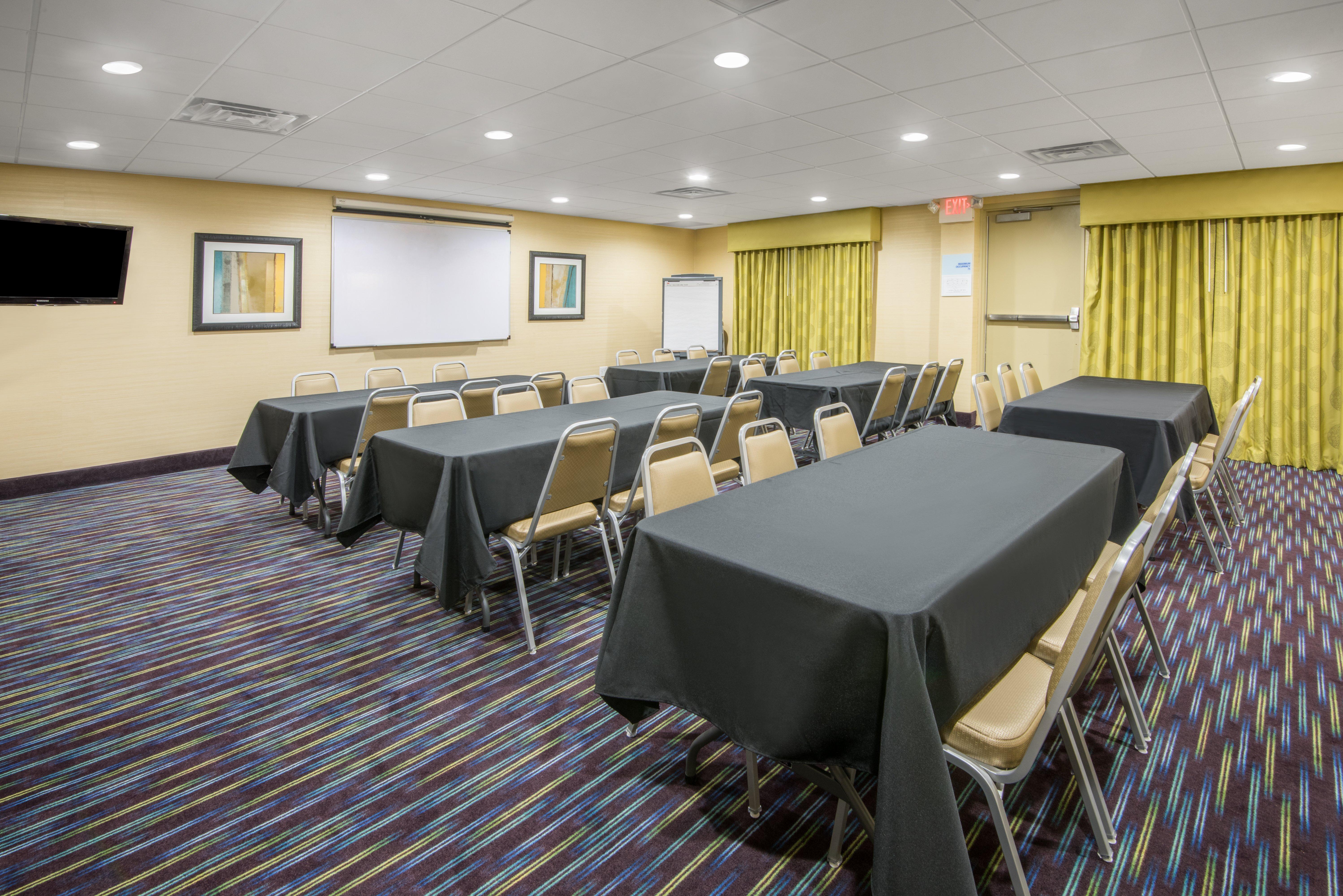Holiday Inn Express Hotel & Suites Ashland By Ihg Exterior photo